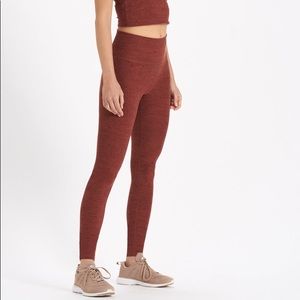 Women’s Vuori Clean Elevation Legging rust color size small